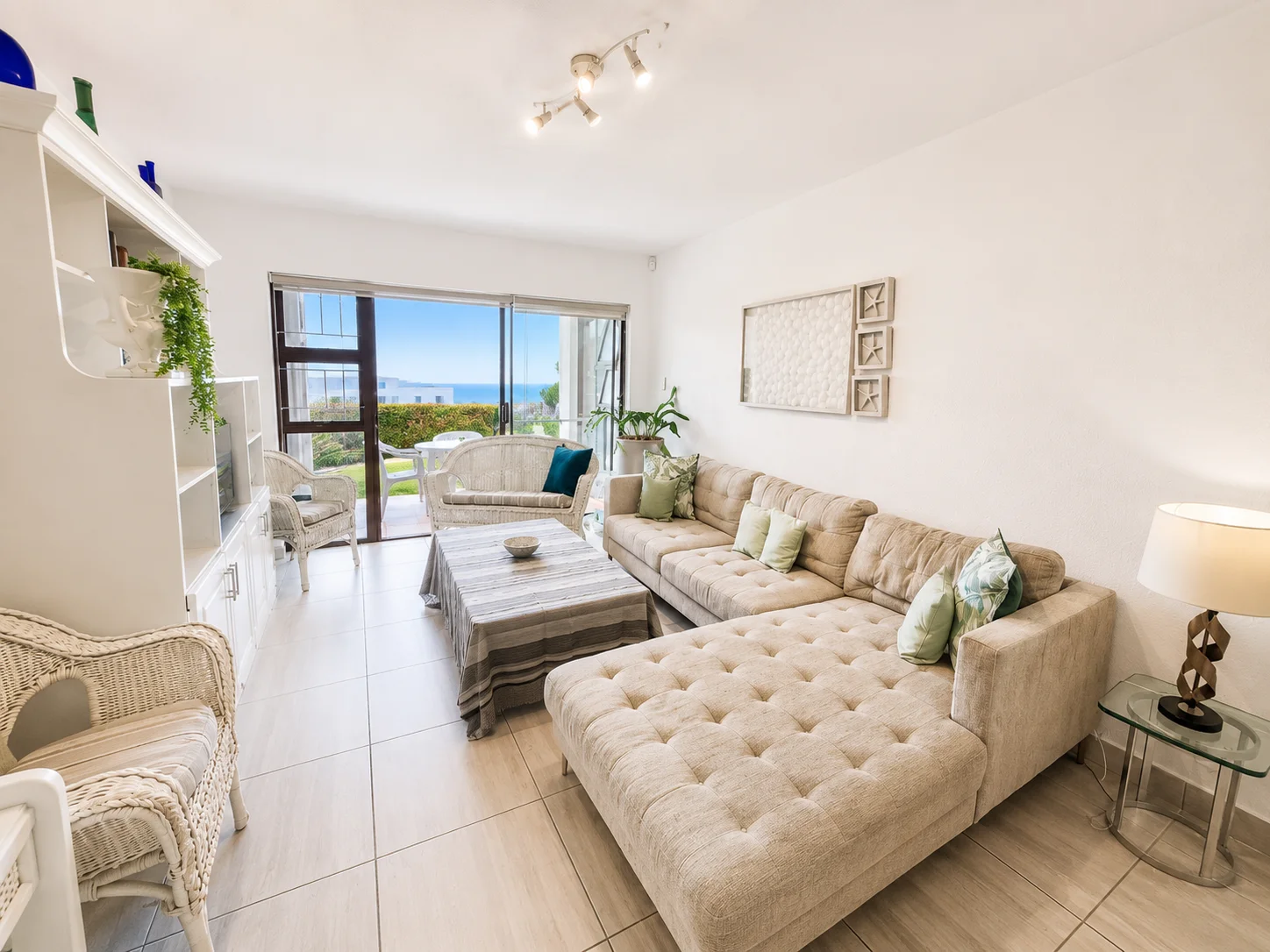 Arrowood Apartment sea view